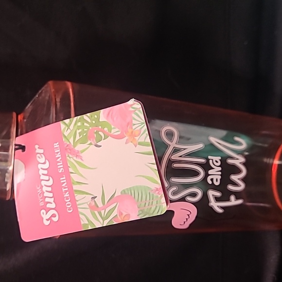 Cocktail Shaker & Silicone Pineapple Ice cube tray BNWT - Picture 3 of 3